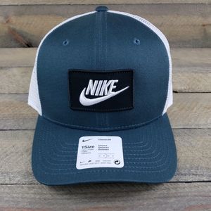 Nike Classic99 Golf Trucker Snapback Hat Adjustable